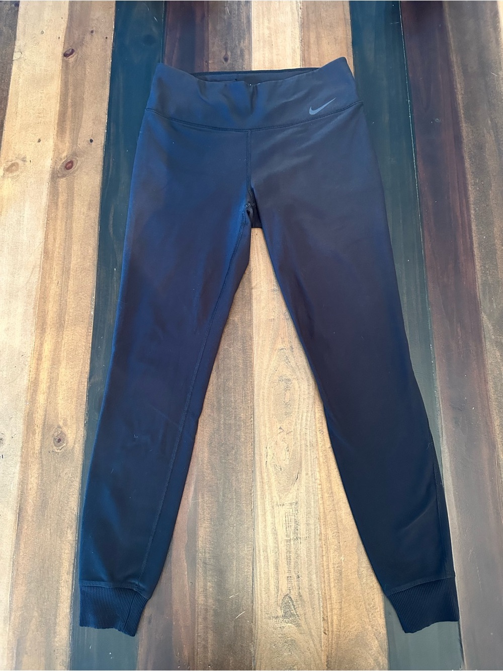 Nike Women’s Black Athletic Leggings with Cuffed Ankles
